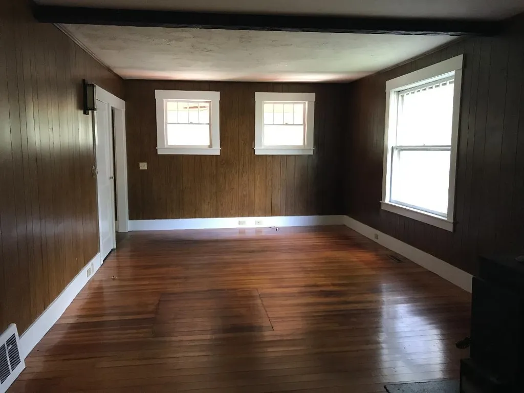 8 Park Place Hillsborough NH 03244