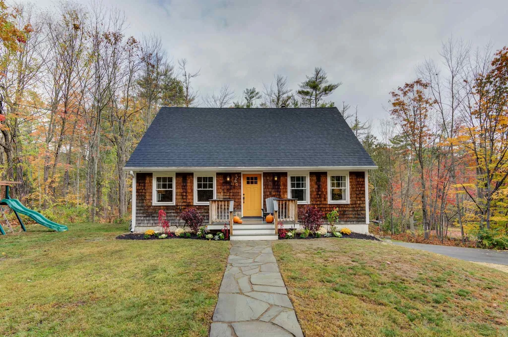 22 Lakeview Drive Wolfeboro NH 03894