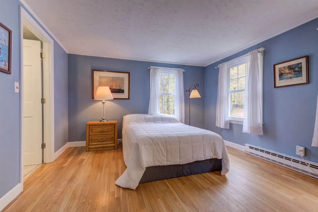 22 Lakeview Drive Wolfeboro NH 03894