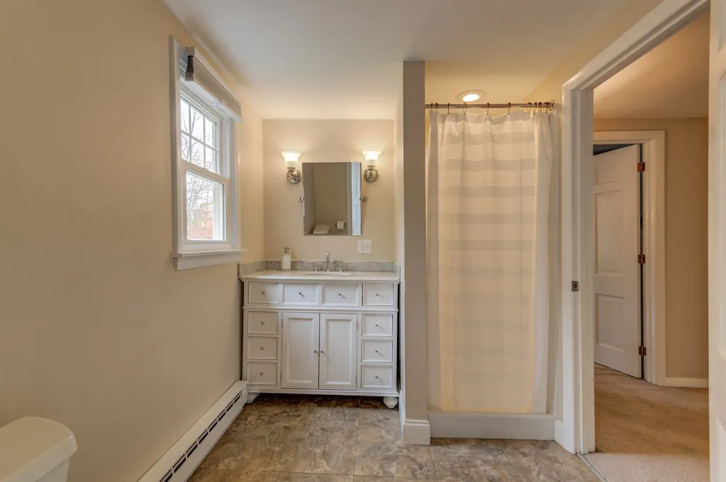 22 Lakeview Drive Wolfeboro NH 03894