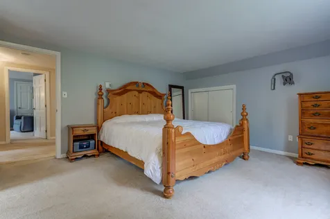 22 Lakeview Drive Wolfeboro NH 03894