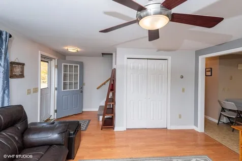 21 Holly Lane Farmington NH 03835