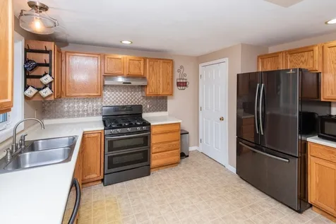 21 Holly Lane Farmington NH 03835