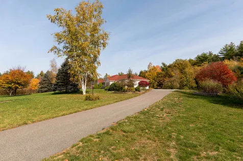 21 Thunder Road Fremont NH 03044
