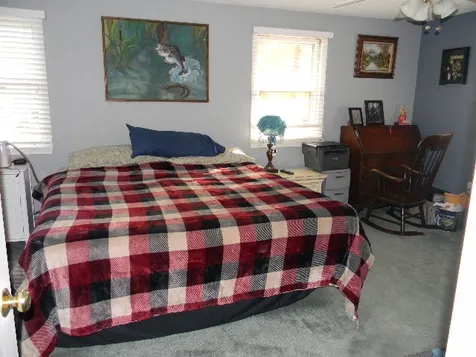 16 Elwood Road Londonderry NH 03053