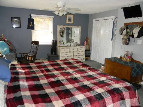 16 Elwood Road Londonderry NH 03053