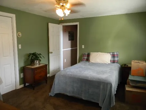 16 Elwood Road Londonderry NH 03053