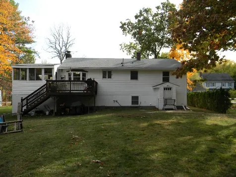 16 Elwood Road Londonderry NH 03053