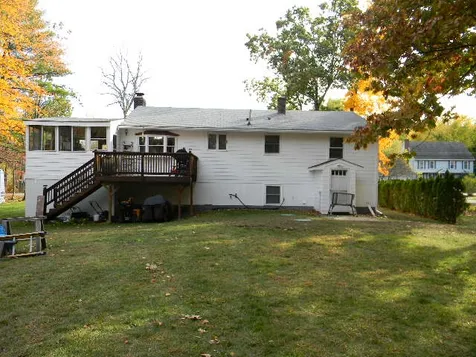 16 Elwood Road Londonderry NH 03053