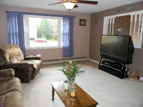 16 Elwood Road Londonderry NH 03053