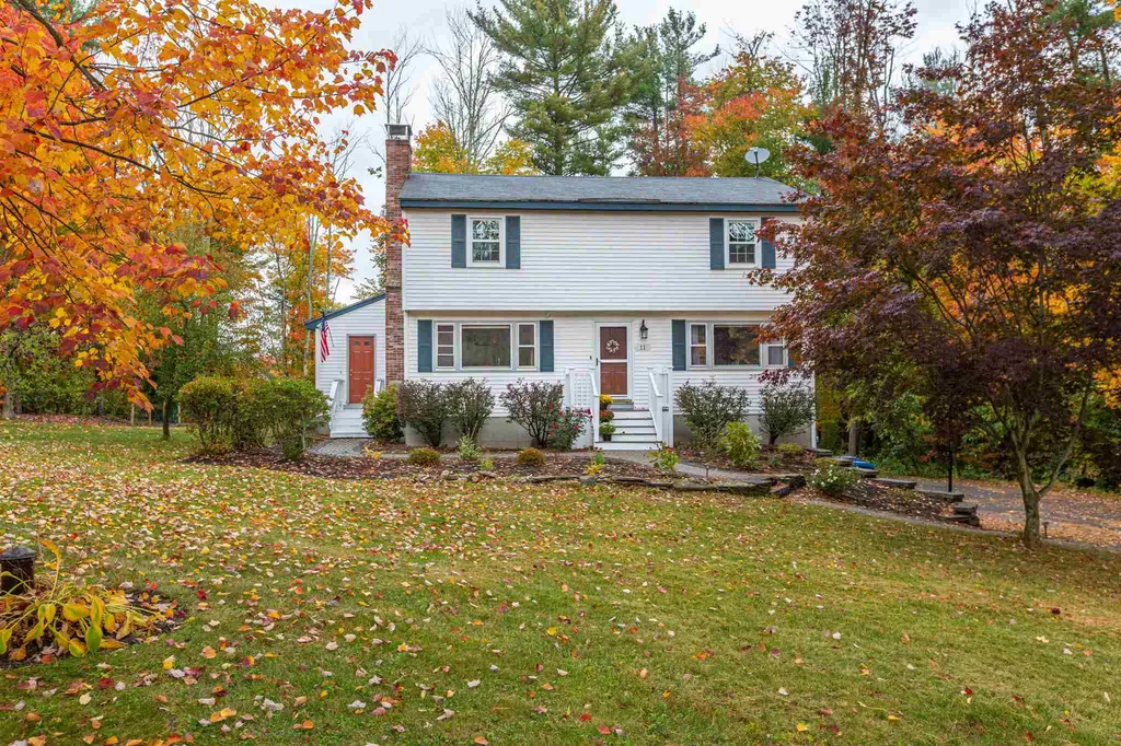 11 Hampshire Lane Londonderry NH 03053