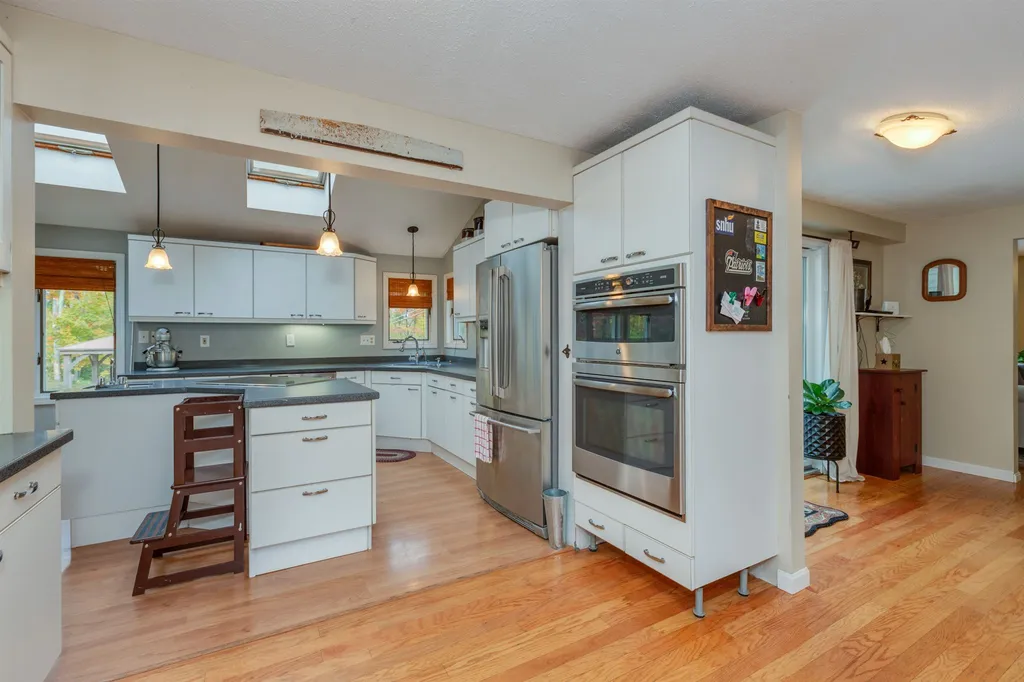 11 Hampshire Lane Londonderry NH 03053