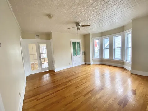 339 Spruce Street Manchester NH 03103