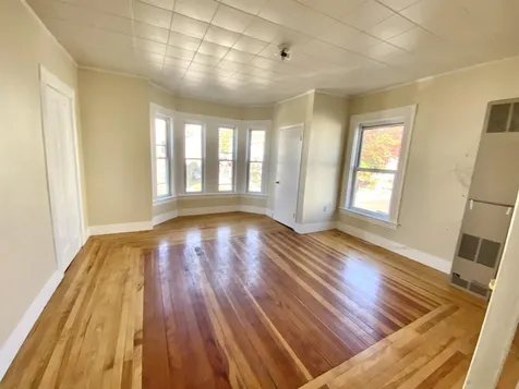 339 Spruce Street Manchester NH 03103