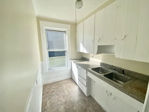 339 Spruce Street Manchester NH 03103