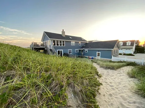 6 Manchester Street Seabrook NH 03874