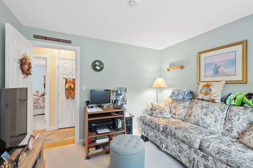 21 Woodlawn Avenue Atkinson NH 03811