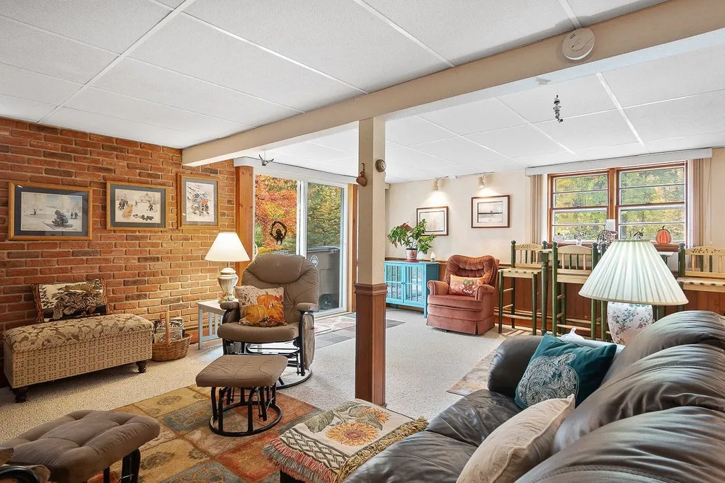 21 Woodlawn Avenue Atkinson NH 03811