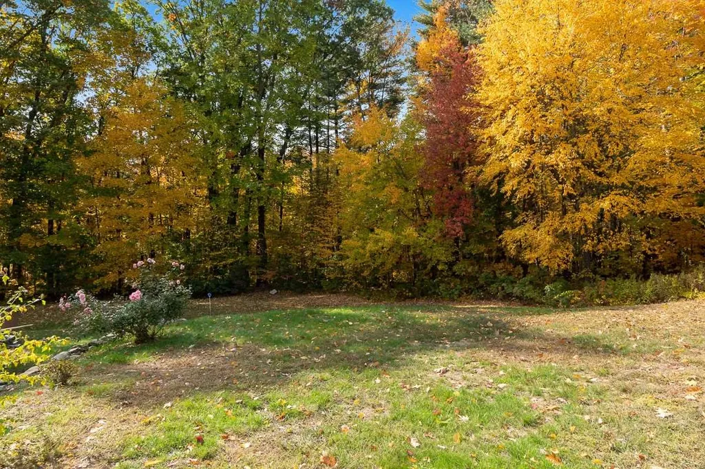 21 Woodlawn Avenue Atkinson NH 03811