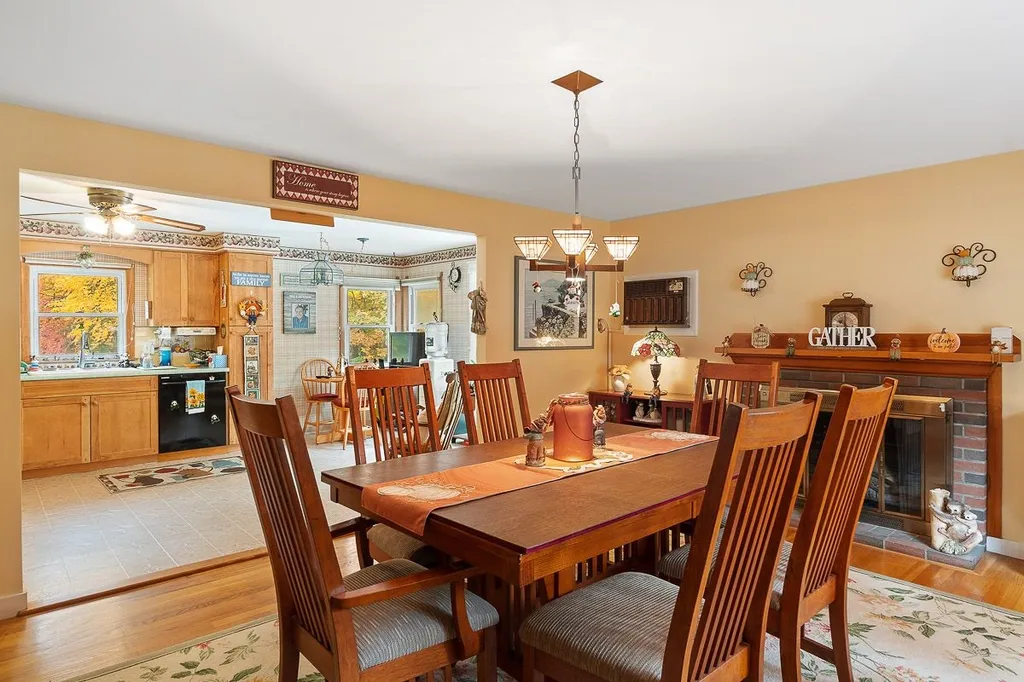 21 Woodlawn Avenue Atkinson NH 03811