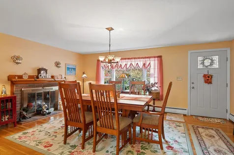 21 Woodlawn Avenue Atkinson NH 03811