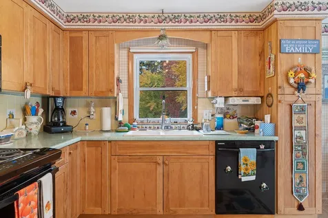 21 Woodlawn Avenue Atkinson NH 03811