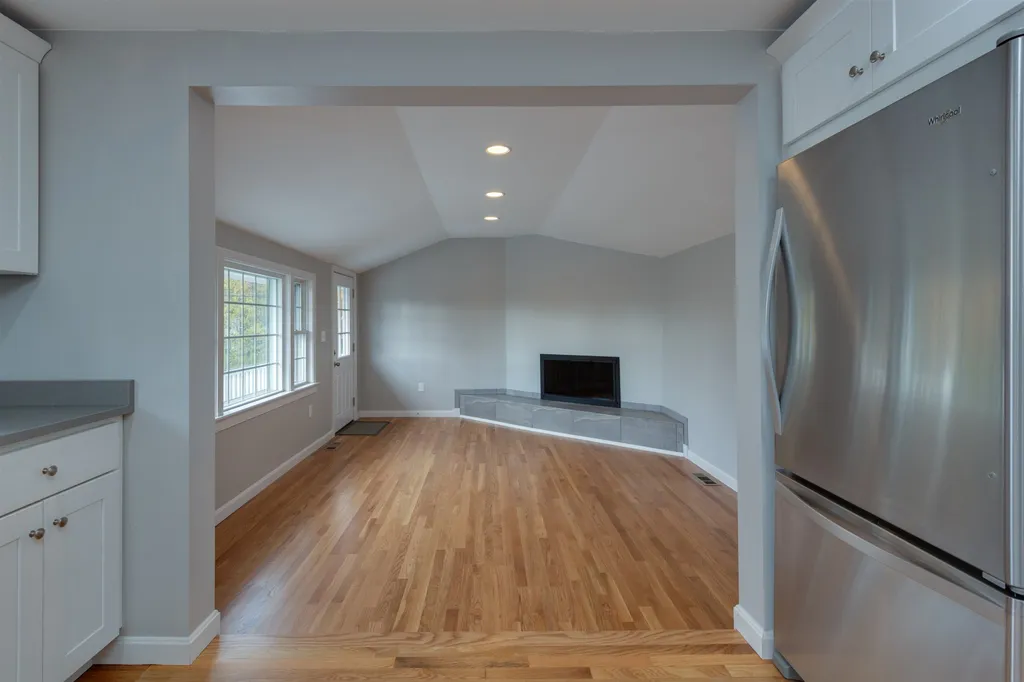 104 Litchfield Road Londonderry NH 03053