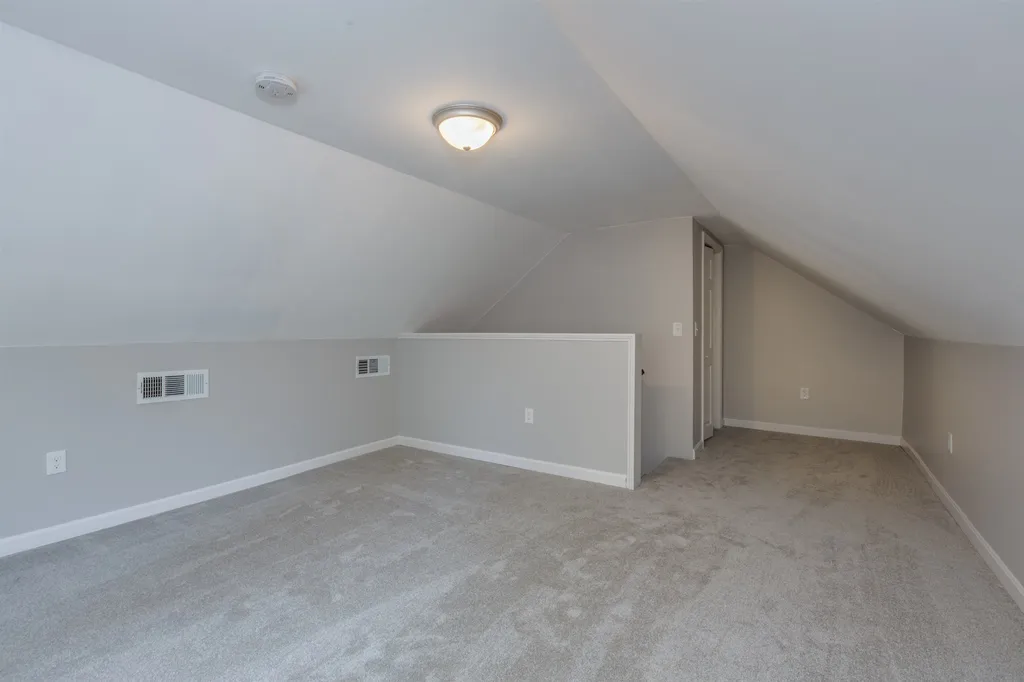 104 Litchfield Road Londonderry NH 03053