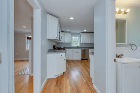 104 Litchfield Road Londonderry NH 03053