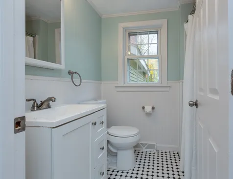 104 Litchfield Road Londonderry NH 03053