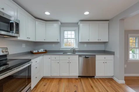 104 Litchfield Road Londonderry NH 03053