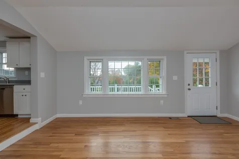 104 Litchfield Road Londonderry NH 03053
