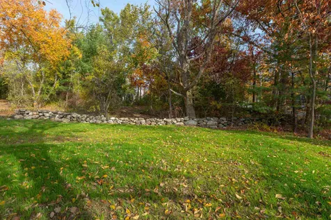 104 Litchfield Road Londonderry NH 03053