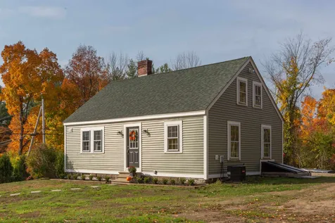 104 Litchfield Road Londonderry NH 03053
