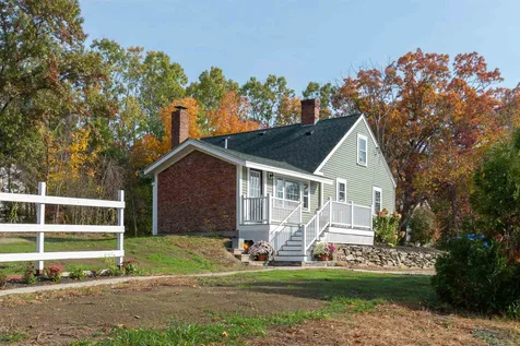 104 Litchfield Road Londonderry NH 03053