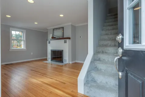 104 Litchfield Road Londonderry NH 03053