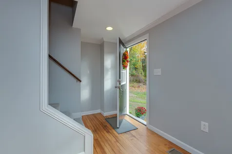 104 Litchfield Road Londonderry NH 03053