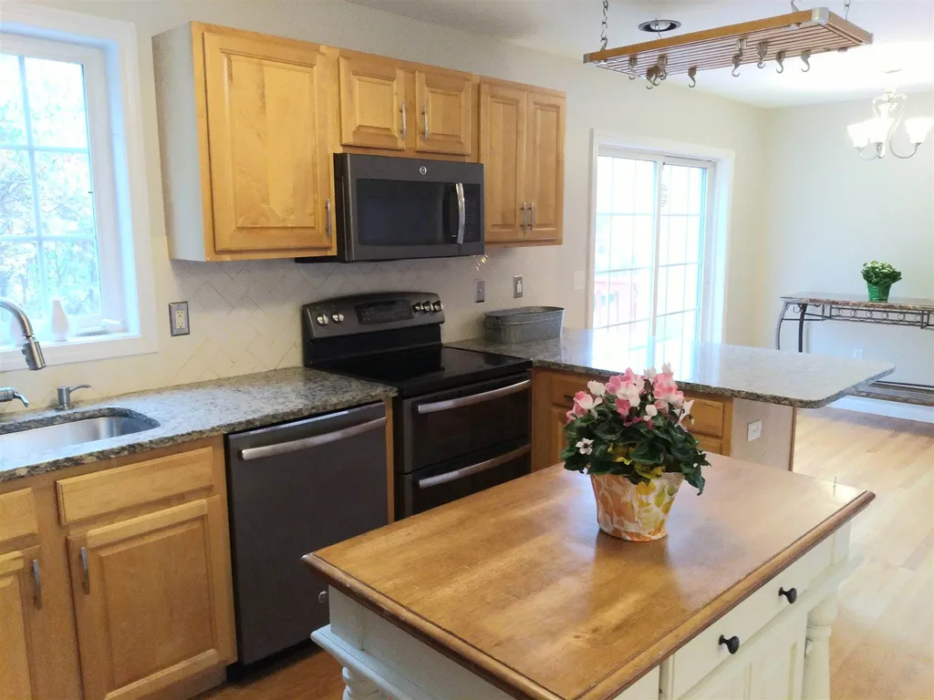 99 Maple Avenue Goffstown NH 03045