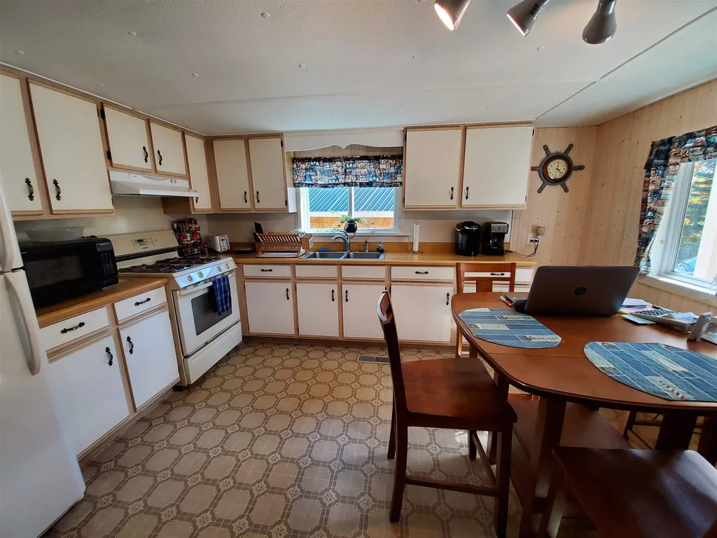 117 Livingstone Lodge Road Enfield NH 03748