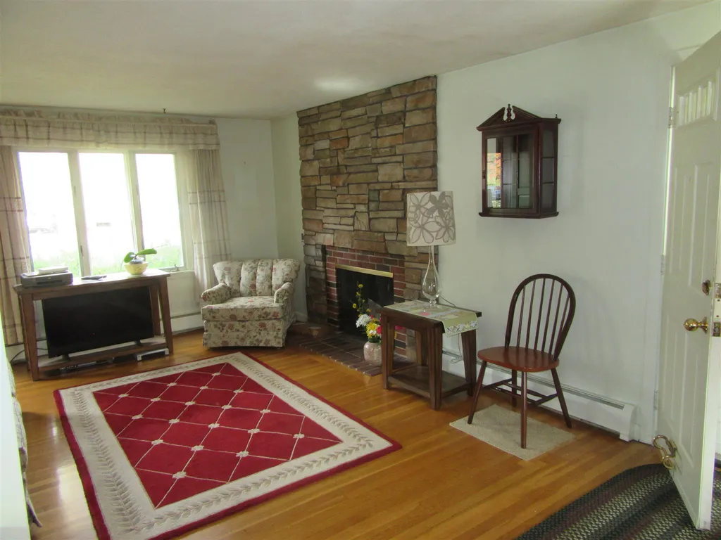 639 Silver Street Rollinsford NH 03869