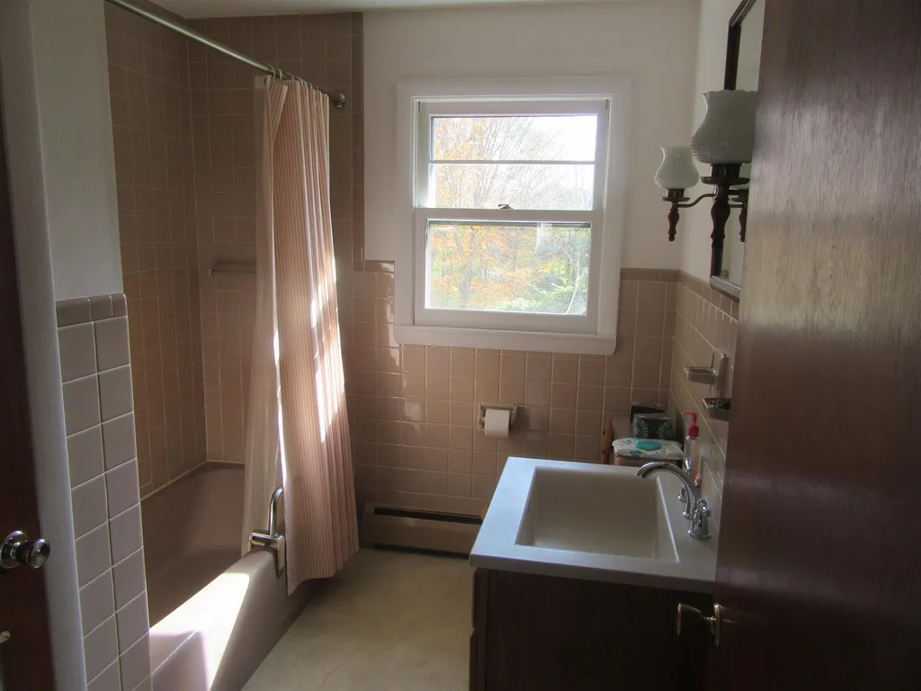 639 Silver Street Rollinsford NH 03869
