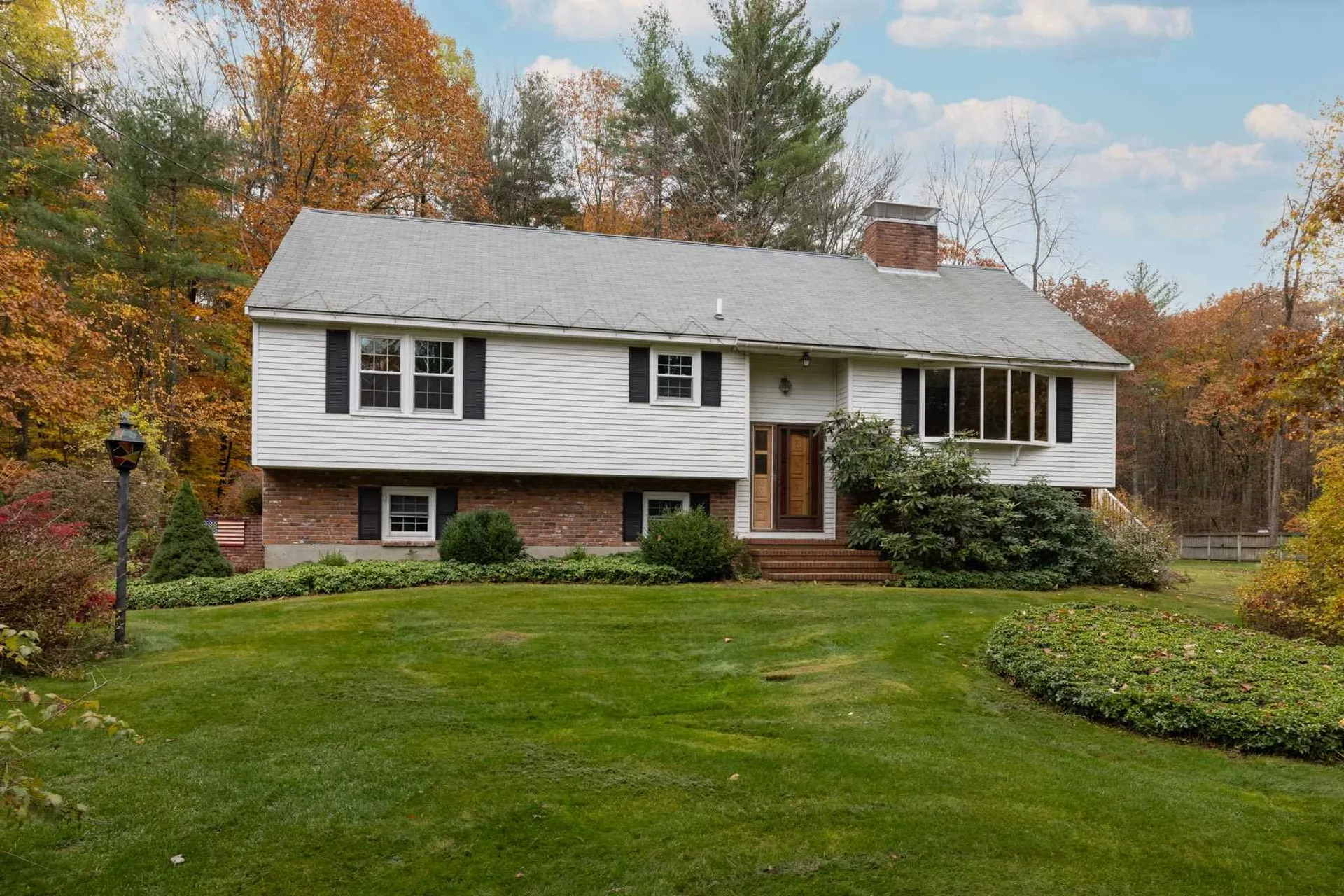 8 Laurel Lane Kensington NH 03833