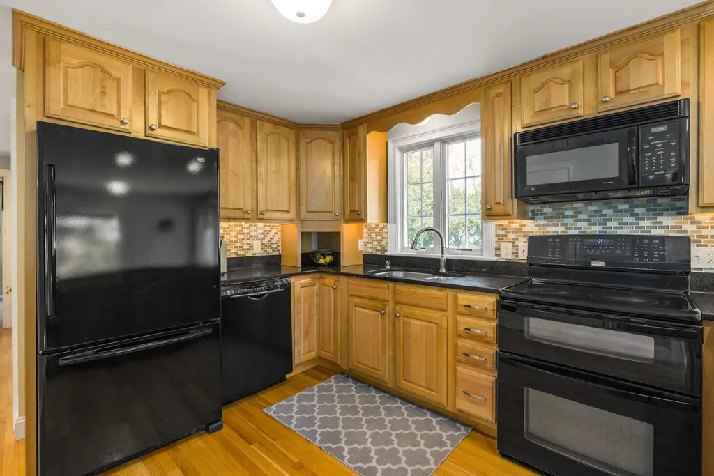 48 Meadow Lane Greenland NH 03840
