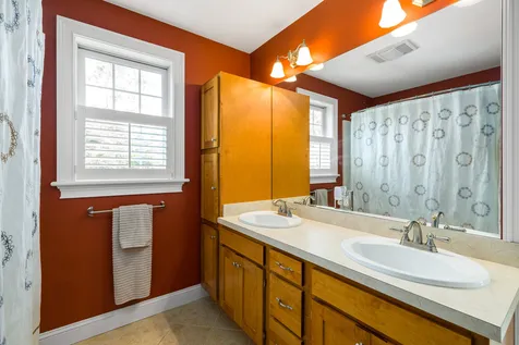 48 Meadow Lane Greenland NH 03840
