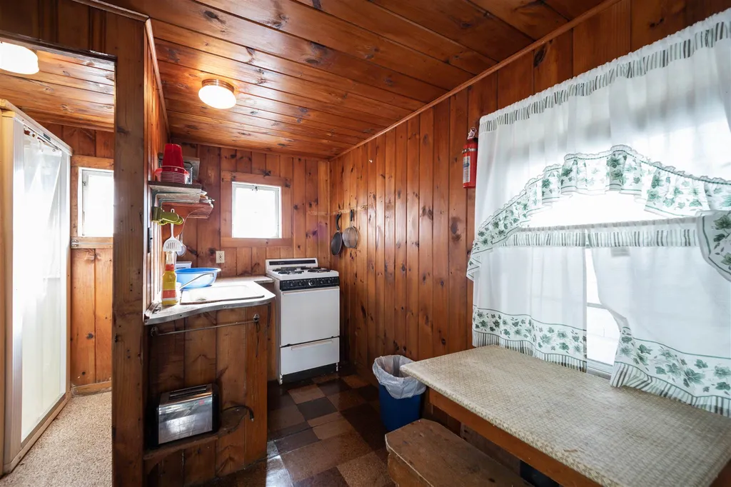 13 G Street Hampton NH 03842