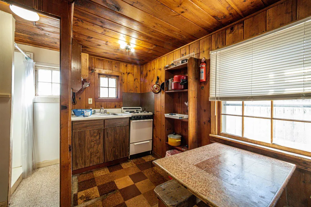 13 G Street Hampton NH 03842