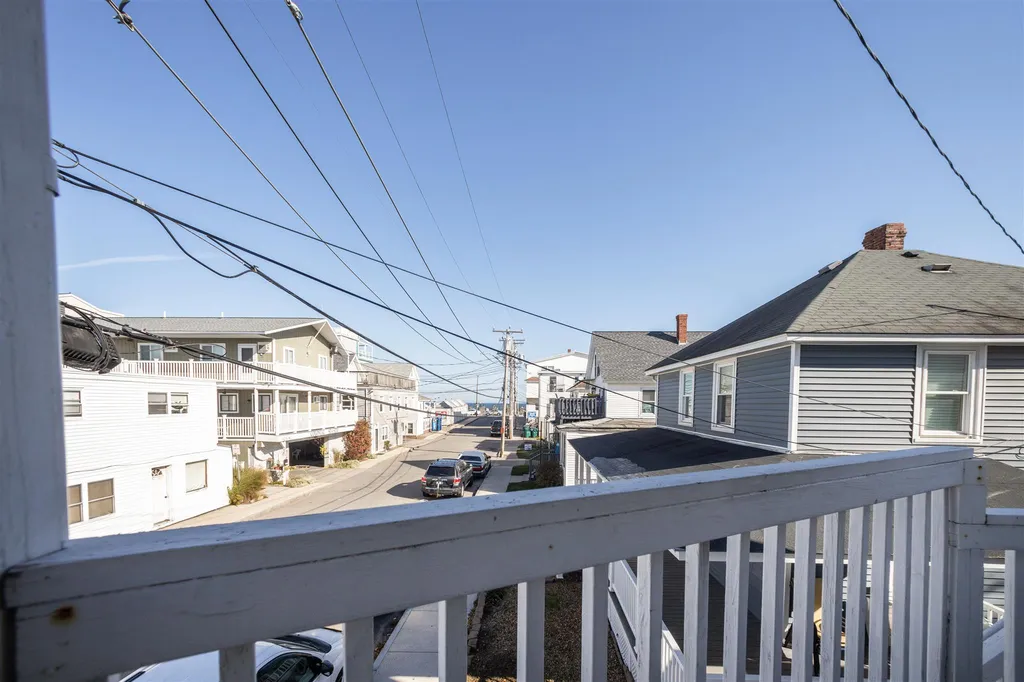 13 G Street Hampton NH 03842