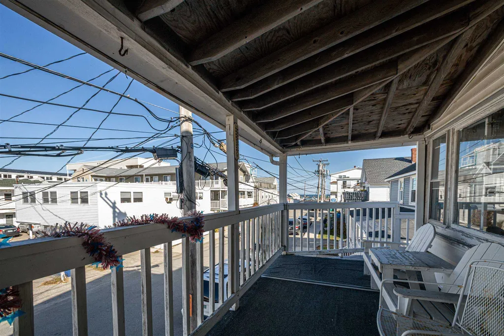 13 G Street Hampton NH 03842