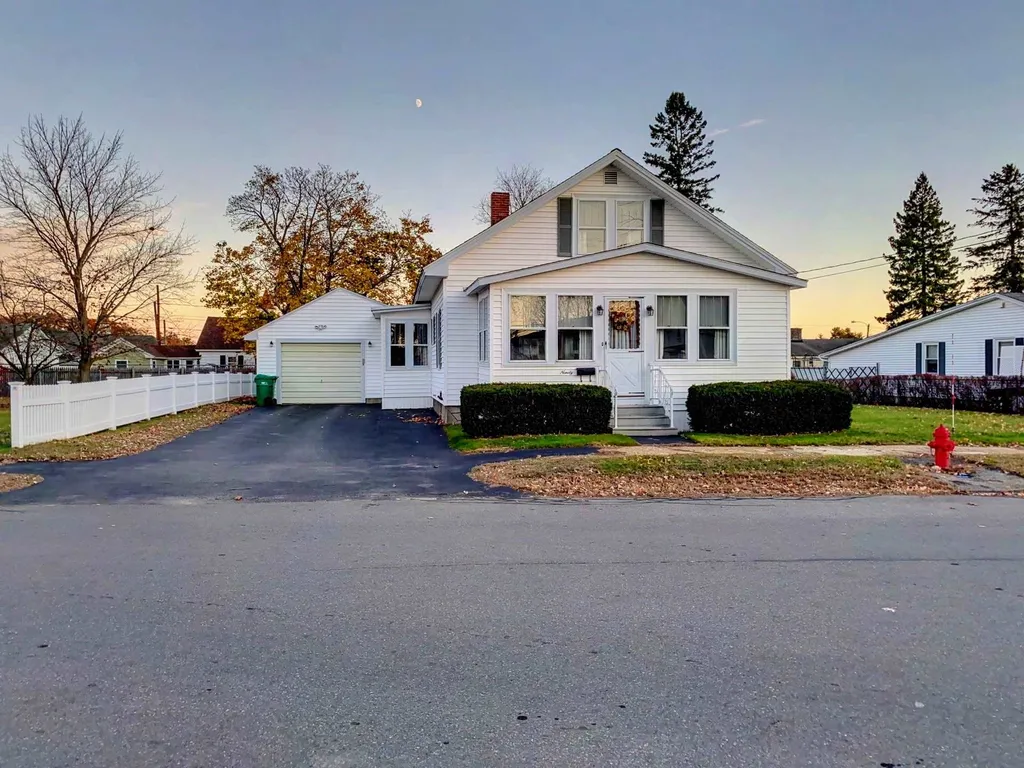 90 Pine Street Rochester NH 03867