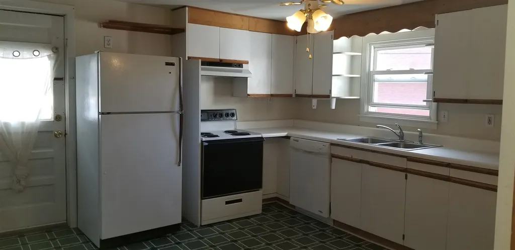 26 Dundee Avenue Hooksett NH 03106